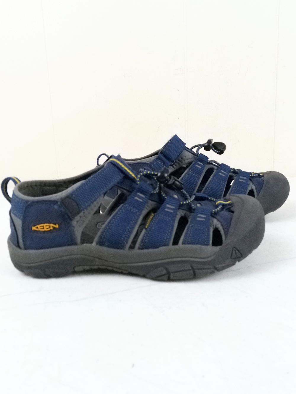 Keen Newport H2 Hiking Sandals Kids Size 3 Closed-Toe Adventure Outdoor